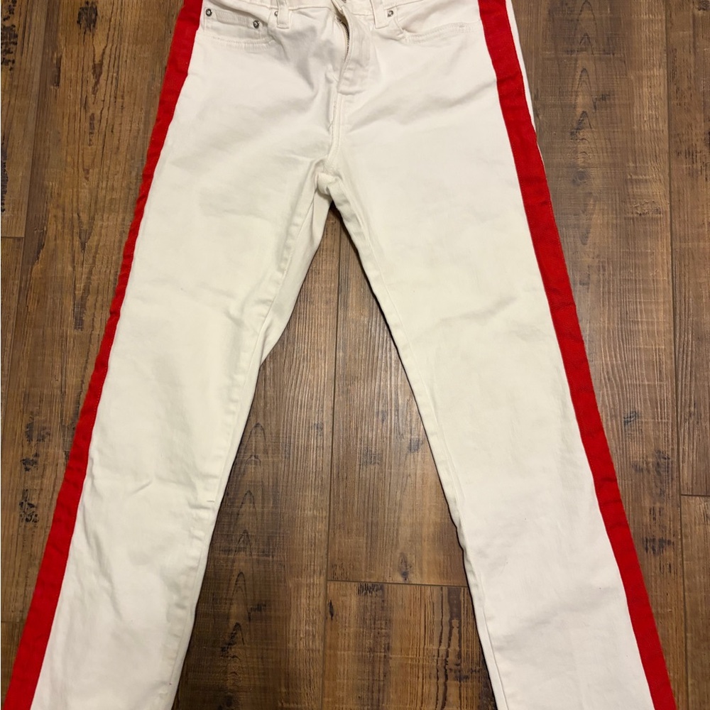 Zara White Denim Jeans with Silver Hardware